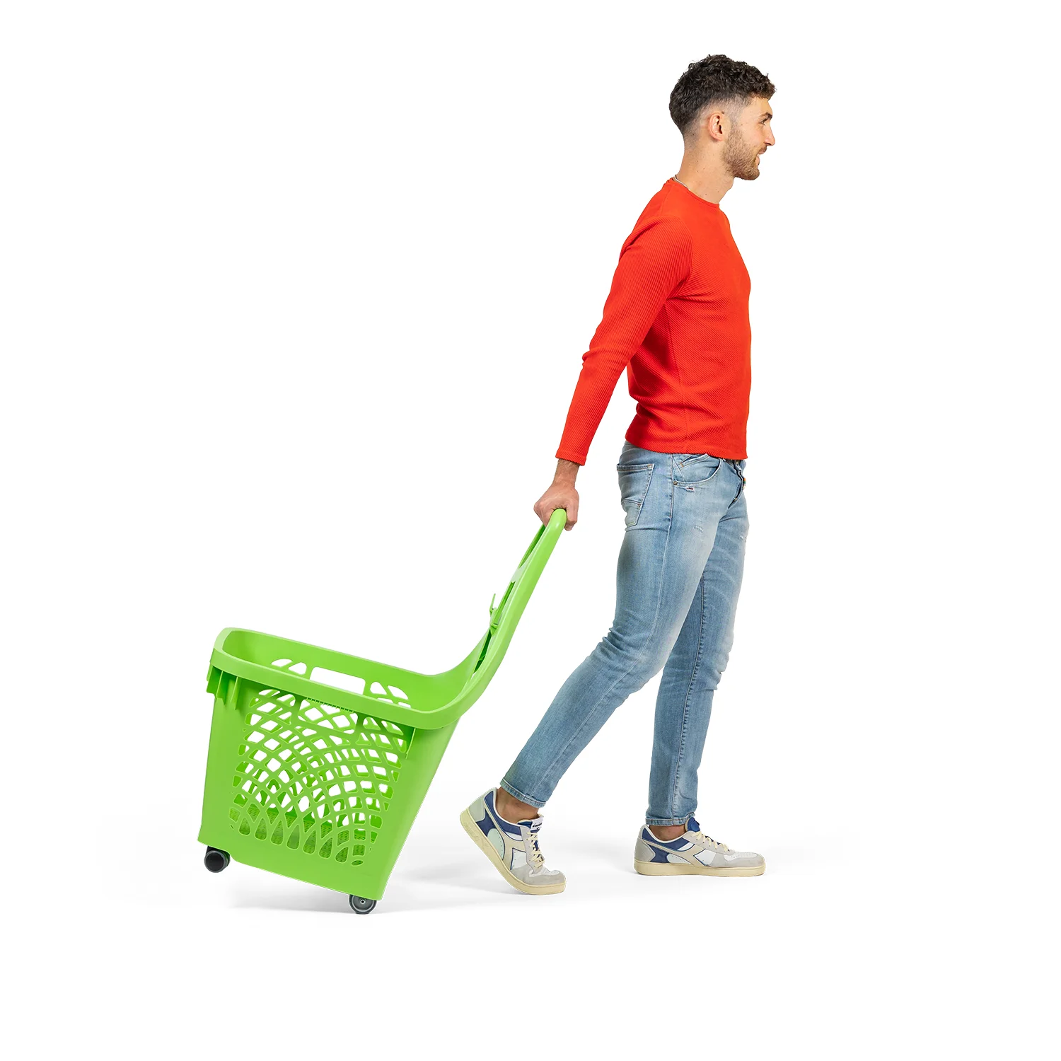 Maxityko side view in motion (pull) 