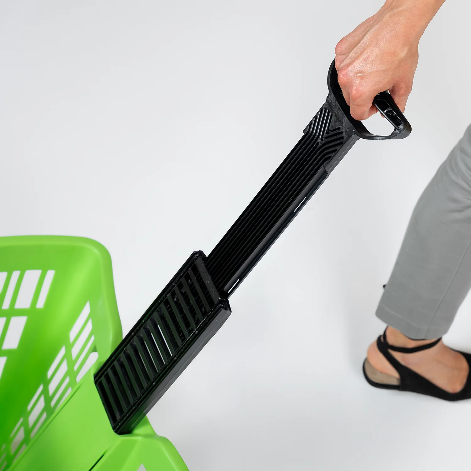 Speesy with telescopic handle grip detail